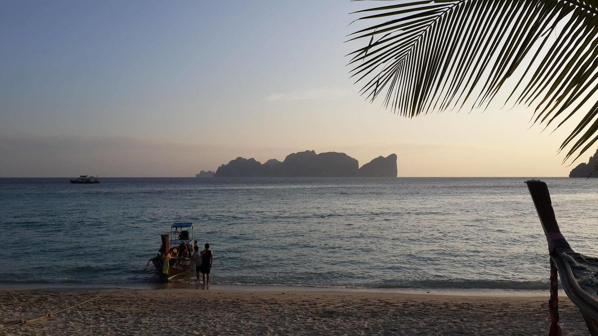 PP Blue Sky Resort-SHA Plus Ko Phi Phi Exterior foto