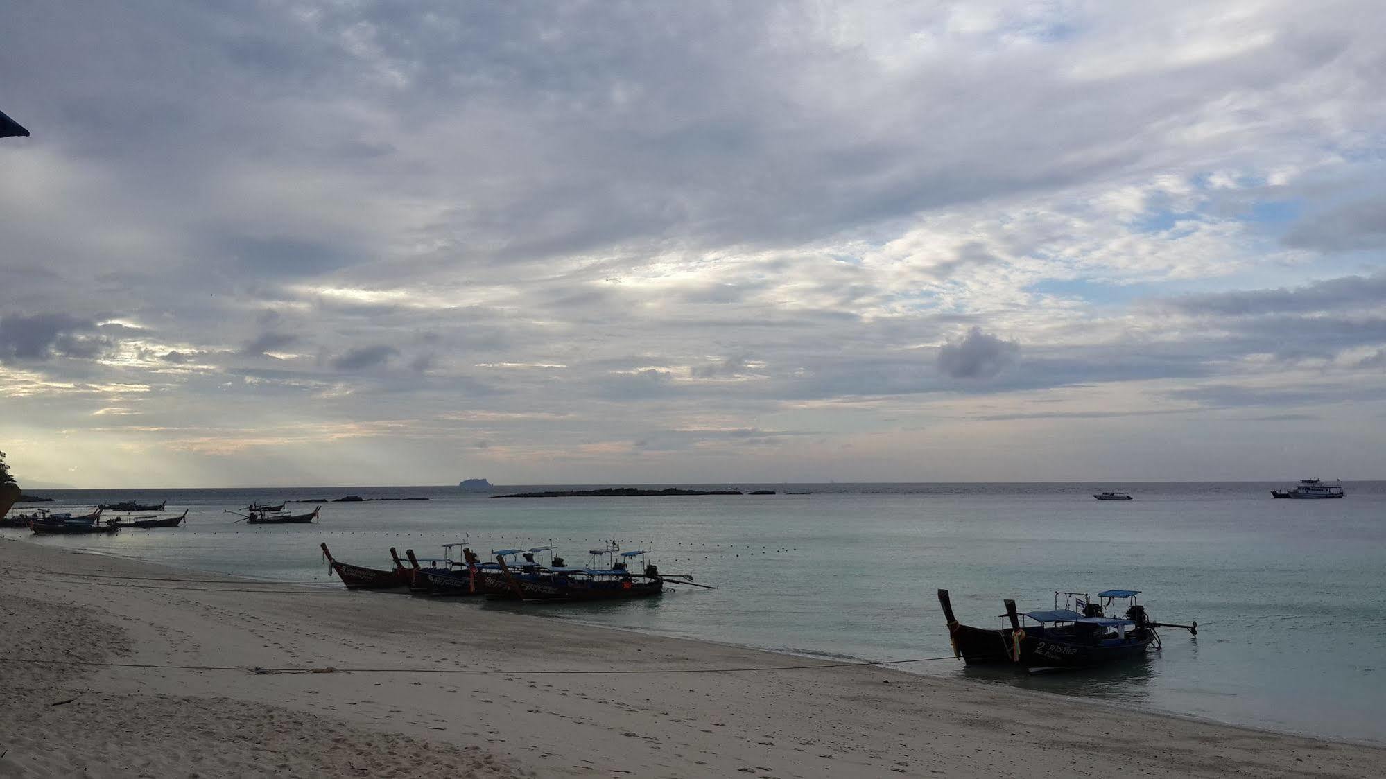 PP Blue Sky Resort-SHA Plus Ko Phi Phi Exterior foto